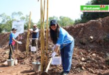 Lestarikan Lingkungan, BP Batam dan PT TDK Tanam 200 Pohon Bambu