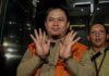 Momen Tangan Bupati Kolaka Timur Terborgol dan Berompi Oranye, Usai Ditetapkan Tersangka KPK