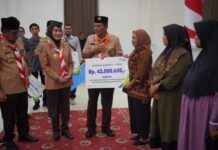 Gubernur Kepri Serahkan Santunan BPJS Ketenagakerjaan untuk Nelayan dan Petani Natuna