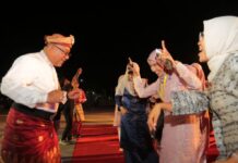 Lis Darmansyansyah Ikut Berjoget Dangkong di Festival Budaya Melayu 2025