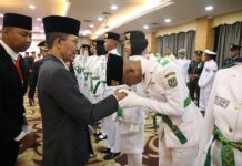 Dikukuhkan Waikota, Paskibraka Kota Batam 2025 Siap Kibarkan Bendera Merah Putih