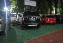 KPK Sita 15 Mobil Milik Anggota DPR Satori Terkait Kasus Dana CSR BI dan OJK