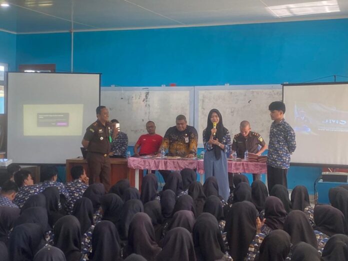jaksa masuk sekolah