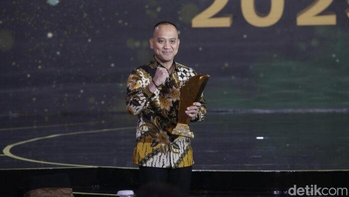 peraih-adhyaksa-awards-2025-kategori-jaksa-tanggung-dalam-pemberantasan-korupsi-andri-zulfikar-