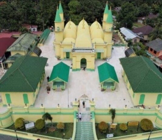 Wisata Halal di Kepri: Potensi Besar, Tantangan Nyata