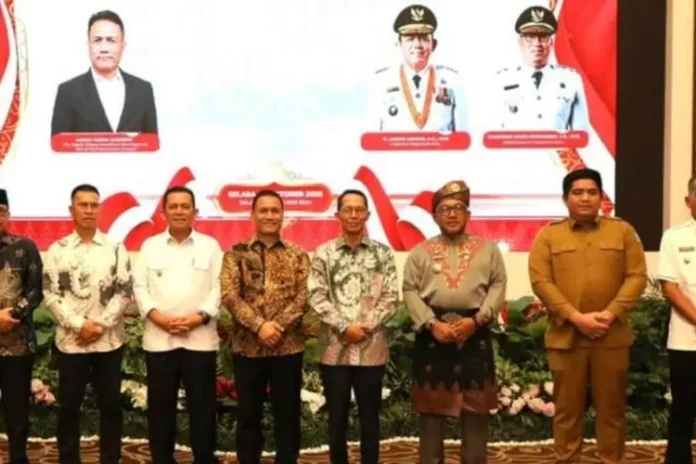 Walikota-Batam-Amsakar-Achmad-Hadiri-Rakor-Evaluasi-SPI-2024