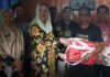 Tinjau Lokasi Kebakaran di Pian Tengah, Bupati Natuna Serahkan Bantuan
