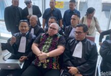 Drama Razman ke Luar Negeri Tanpa Izin tapi Hakim Tetap Baca Putusan