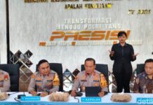 Roy Suryo dkk Jadi Tersangka di Kasus Tudingan Ijazah Palsu Jokowi!