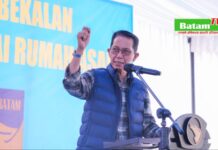 Warga Tanjung Banun Terima Bantuan Perbekalan dan Santunan Rumah Secara Penuh