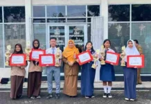 Juara Lomba Resensi Buku, Raihana dan Charissa Bawa Pulang Hadiah Jutaan Rupiah