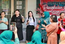 Peringati Hari Ibu ke-97, Li Claudia dan Erlita Berbagi Perhatian untuk Para Lansia