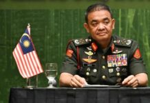 Eks Kepala Angkatan Darat Malaysia dan 2 Istrinya Ditahan terkait Korupsi