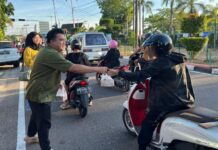 Berbagi di Bulan Ramadhan, Waonderfood Kepri Bagikan Sebanyak 200 Paket Takjil kepada Masyarakat