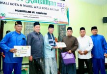 Safari Ramadan di Sagulung, Amsakar Salurkan Bantuan Rp50 Juta untuk Musala Al Hidayah