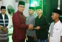 Peringatan Nuzulul Qur’an di Batam, Wakil Ketua I DPRD Aweng Kurniawan Santuni Anak Yatim