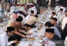 Saprahan Warnai Open House Lebaran Gubernur Kalbar, Simbol Kebersamaan Dijaga