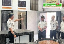 Kontrol Dapur Bersama Jajaran, Karutan Batam Pastikan Kebersihan dan Pelayanan Makanan Maksimal Warga Binaan