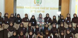 Kunjungan Edukasi ke DPRD Batam, Siswa SDIT Tunas Cendekia Diperkenalkan Fungsi Legislatif
