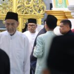 Wagub Nyanyang Salat Jumat di Masjid Raya Sultan Riau Penyengat, Pererat Silaturahmi dengan Masyarakat