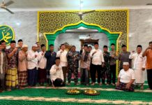 Gaya Khas Ustadz Blangkon Loreng Isi Tausiah Muharram 1448 H di Masjid Al Fauzan
