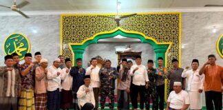 Gaya Khas Ustadz Blangkon Loreng Isi Tausiah Muharram 1448 H di Masjid Al Fauzan