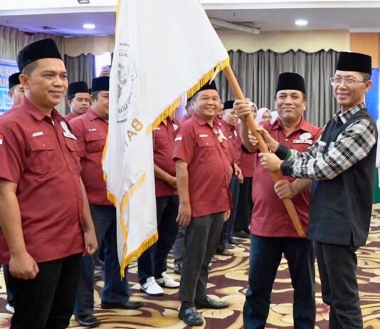 Amsakar Kukuhkan Pengurus KBKK Batam, Tekankan Persatuan dan Peran Aktif Bangun Daerah