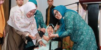 Erlita Amsakar Serahkan 30 Kursi Roda, Perkuat Kepedulian bagi Penyandang Disabilitas Batam