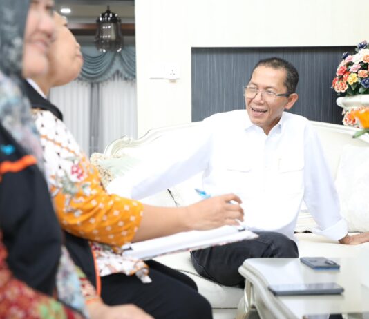 Amsakar Terima Petugas Sensus Ekonomi, Ajak Warga Batam Berikan Data Akurat