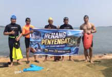 Komunitas ROW Kepri Jajaki Laut Tanjungpinang-Pulau Penyengat, Berenang 3 KM Pulang-Pergi