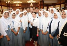 Program Prioritas Amsakar–Li Claudia Buka Jalan Anak Pulau Batam Tembus Kampus Terbaik