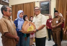 Pemprov Kepri Salurkan 500 Paket Sembako untuk Warga Tanjungpinang