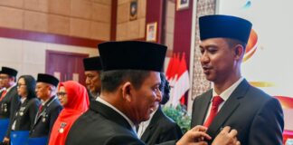 610 PNS Pemprov Kepri Terima Tanda Kehormatan Satyalancana Karya Satya