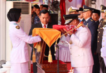 Penurunan Bendera HUT ke-81 RI di Gedung Daerah Kepri Berlangsung Khidmat