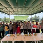 Polwan Polresta Barelang Berbagi Bingkisan kepada Anak Yatim di Kampung Belongkeng