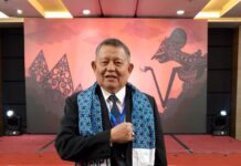 Ketika Gelar tak Menjadi Solusi