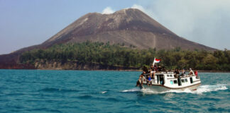Gunung Anak Krakatau Level Siaga, Kemenhub Batasi Pelayaran Radius 3 Kilometer
