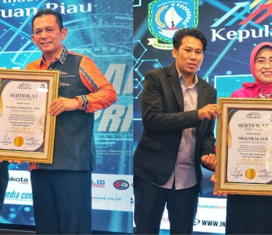 Dukung Ekosistem Media Siber, Gubernur Ansar dan Sekda Misni Terima Penghargaan AMSI Kepri