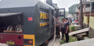 Polda Kepri Gerak Cepat Bantu Atasi Gangguan Air Bersih Warga Sambau