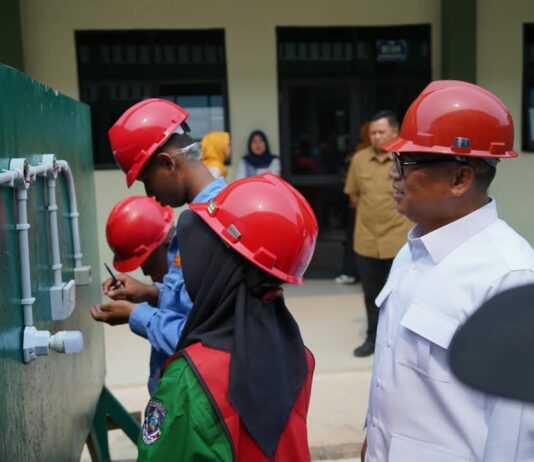 Wagub Nyanyang Ajak Siswa SMKN 11 Batam Bijak Bermedia Digital dan Kembangkan Potensi Diri